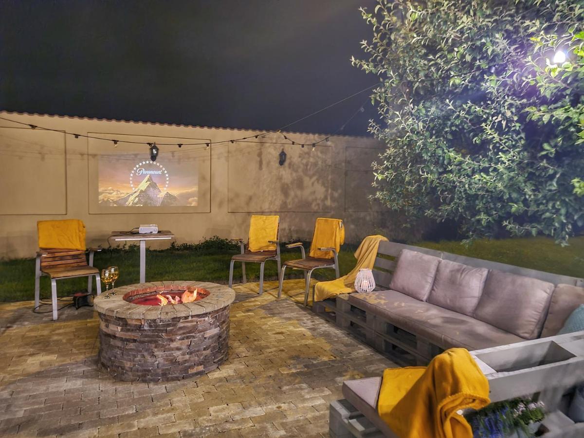 Orchard Villa Braşov Esterno foto