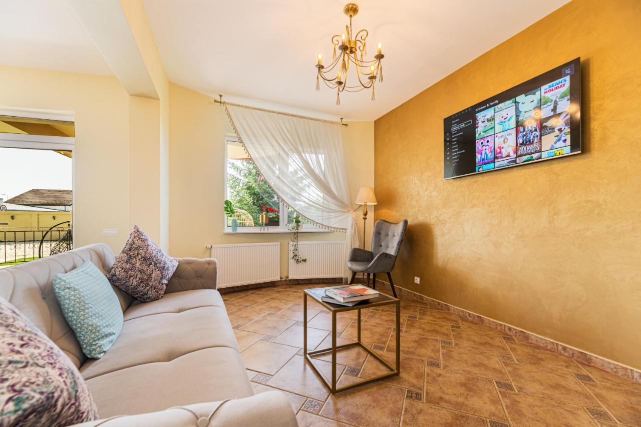 Orchard Villa Braşov Esterno foto