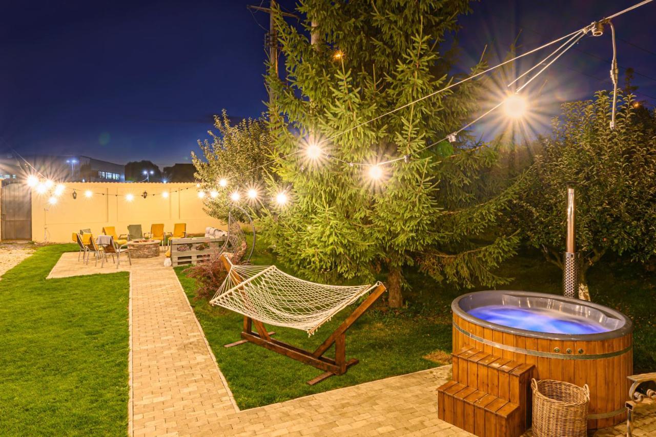 Orchard Villa Braşov Esterno foto