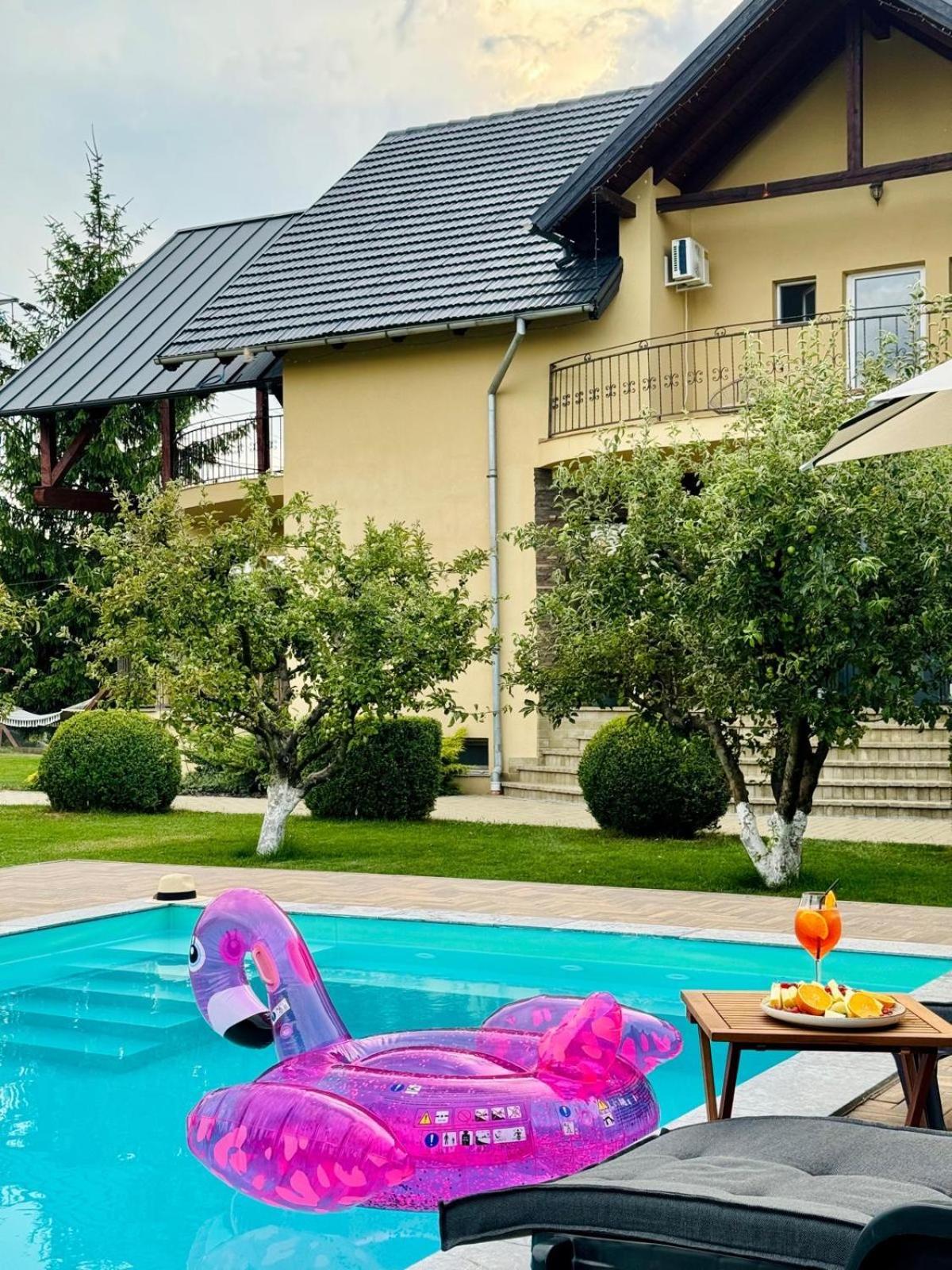 Orchard Villa Braşov Esterno foto