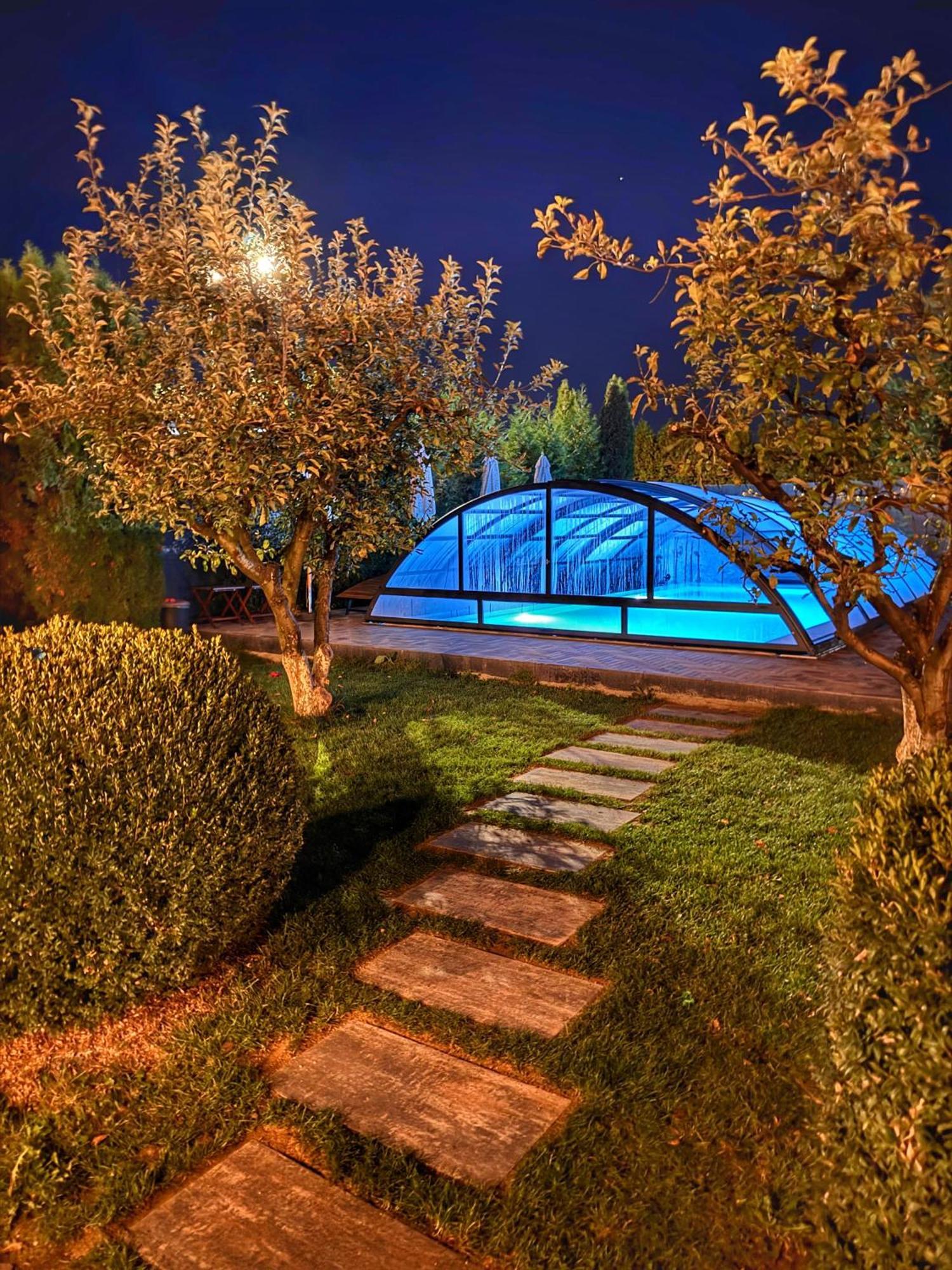 Orchard Villa Braşov Esterno foto