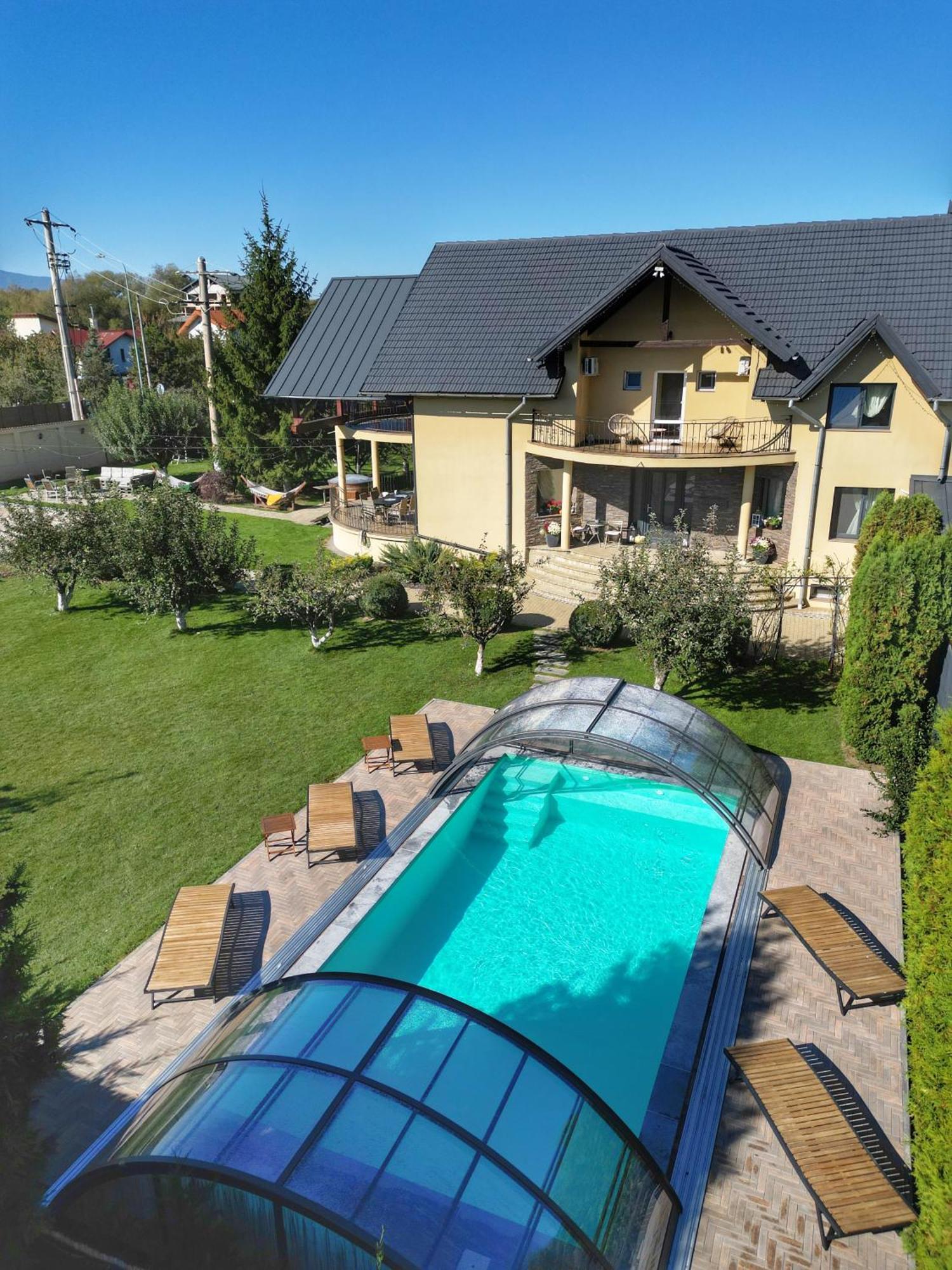 Orchard Villa Braşov Esterno foto