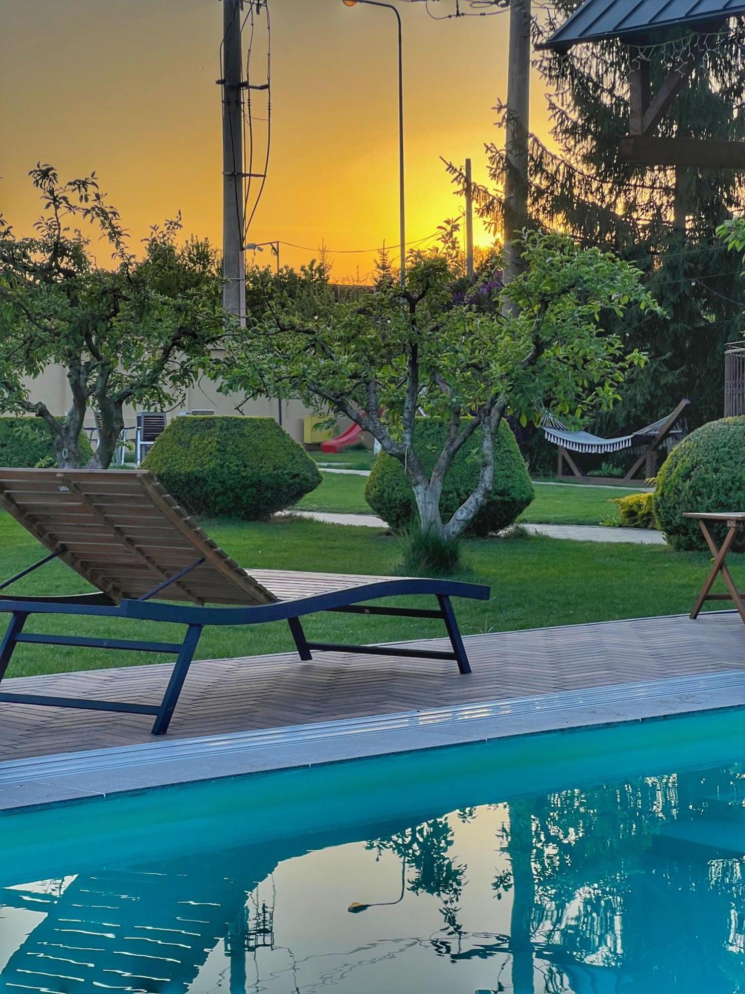 Orchard Villa Braşov Esterno foto